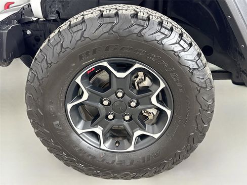 Used 2023 Jeep Wrangler Unlimited Rubicon w/ LED Lighting Group image 31