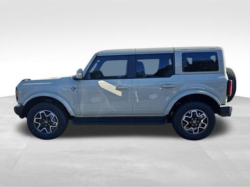 New 2025 Ford Bronco Outer Banks image 8