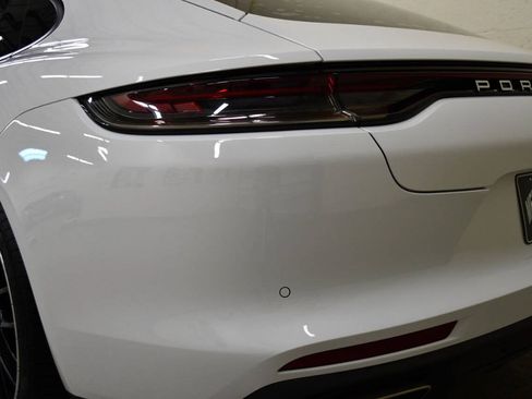 Used 2021 Porsche Panamera RWD image 31