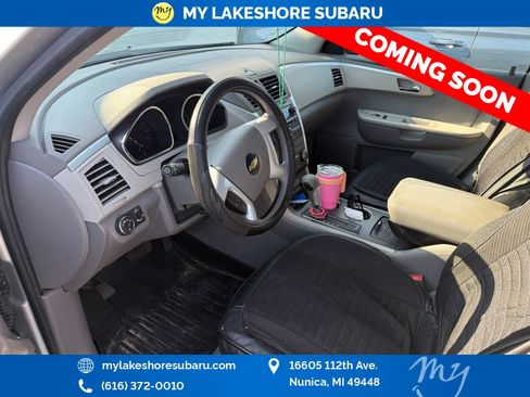 Used 2010 Chevrolet Traverse LS FWD image 16