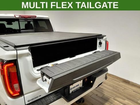 Used 2024 GMC Sierra 1500 AT4 w/ Technology Package AWD/4WD image 17
