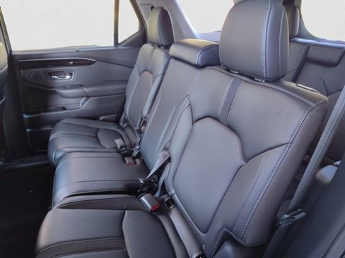 Used 2023 Honda Pilot Touring image 19