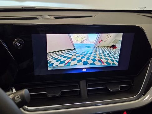 New 2026 Chevrolet Trax LT w/ Driver Confidence Package image 18