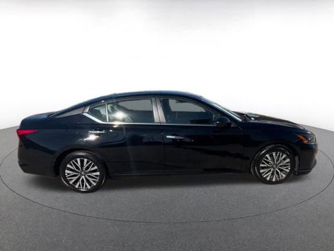 Used 2025 Nissan Altima 2.5 SV image 16