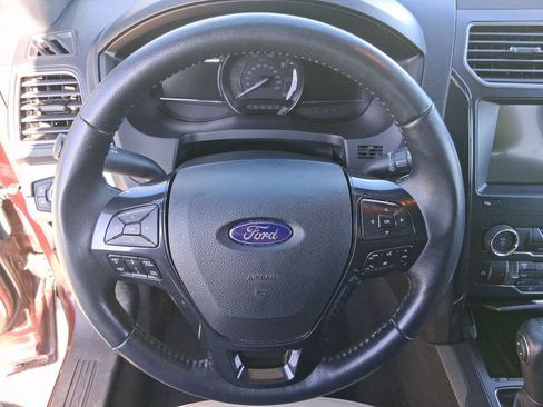 Used 2019 Ford Explorer XLT w/ Equipment Group 202A image 13