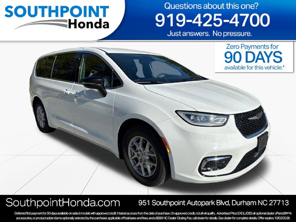 Used 2025 Chrysler Pacifica Select FWD image 1