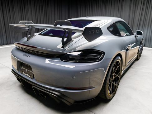 Used 2024 Porsche 718 Cayman GT4 RS w/ Accent Package Logos RWD image 12