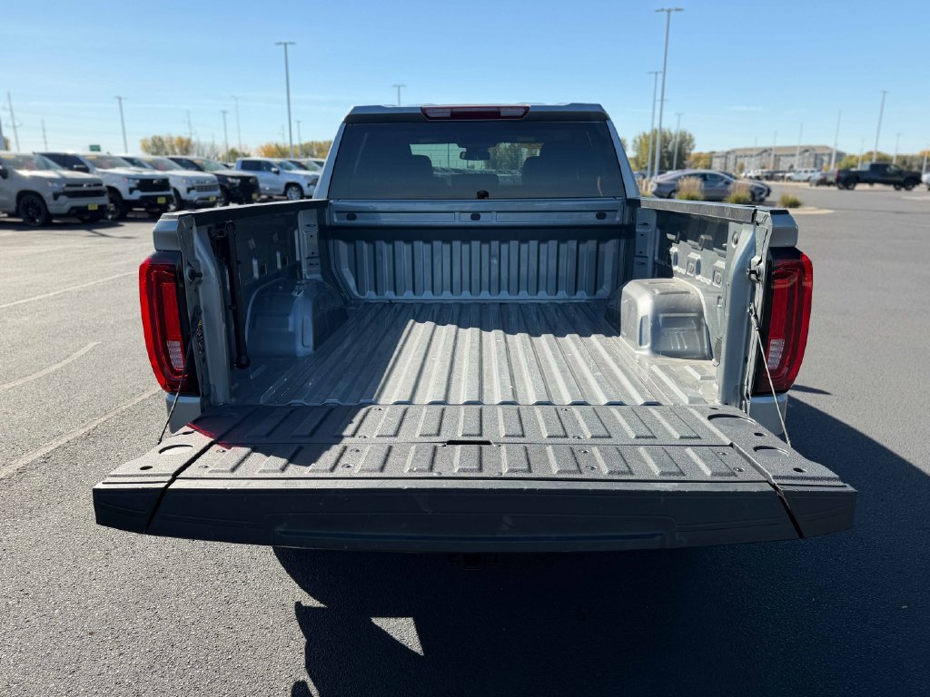 Used 2025 GMC Sierra 1500 SLT AWD/4WD image 15