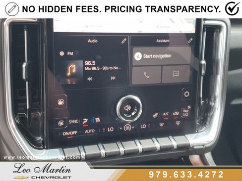 Used 2025 GMC Yukon Denali AWD/4WD image 27