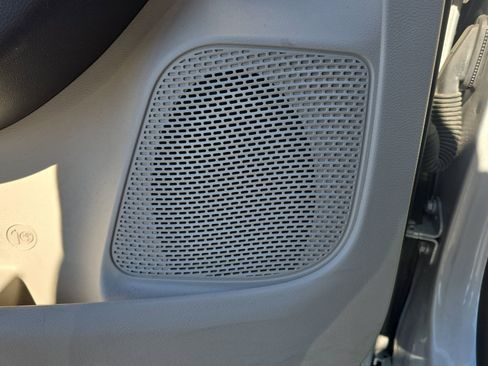 Used 2023 Chrysler Pacifica Limited image 16