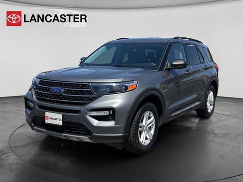 Used 2023 Ford Explorer XLT w/ Equipment Group 202A RWD image 3