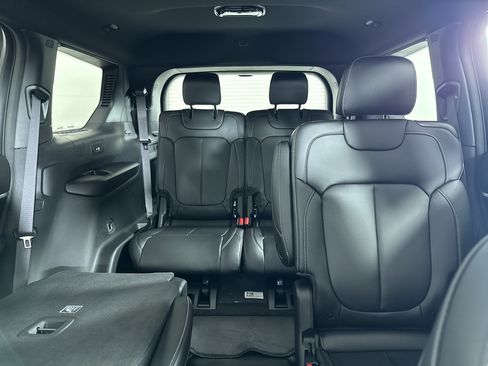 New 2025 Jeep Grand Cherokee L Limited w/ Black Appearance Package image 7