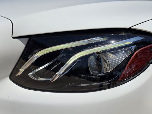 Used 2017 Mercedes-Benz E 300 image 11