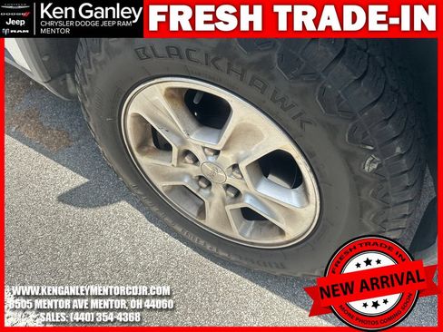Used 2017 Jeep Grand Cherokee Laredo w/ Quick Order Package 23E AWD/4WD image 11