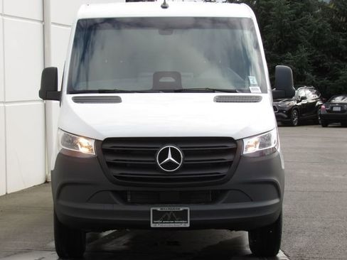 Used 2025 Mercedes-Benz Sprinter 2500 image 2
