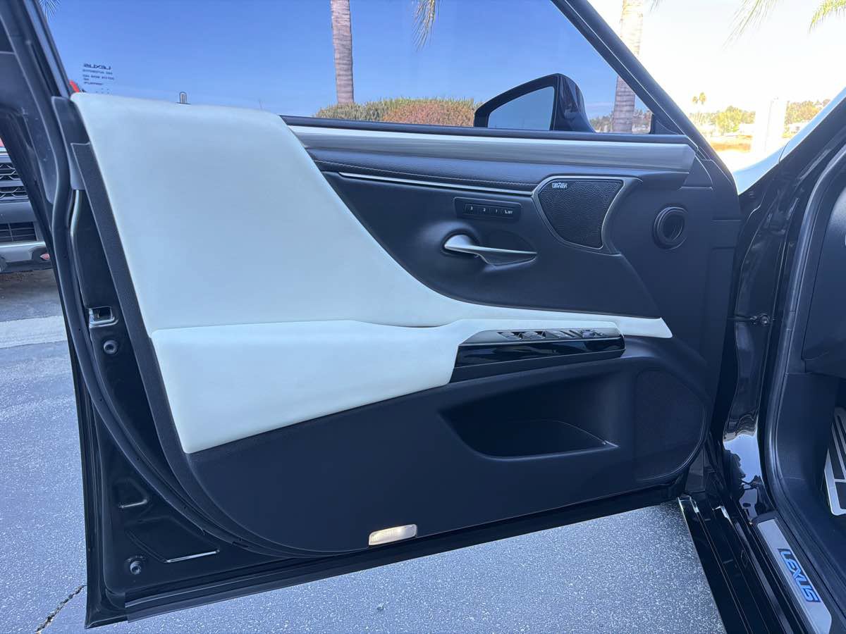 Used 2024 Lexus ES 300h F Sport w/ Accessory Package (Z1) FWD image 35