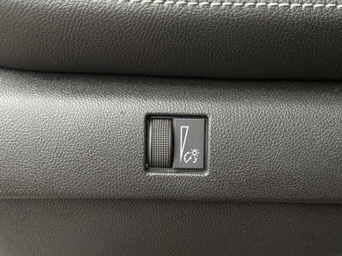 Used 2023 Chevrolet Colorado LT w/ LT Convenience Package RWD image 24