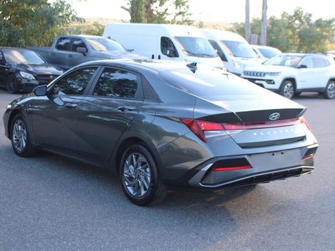 Used 2024 Hyundai Elantra SEL image 6