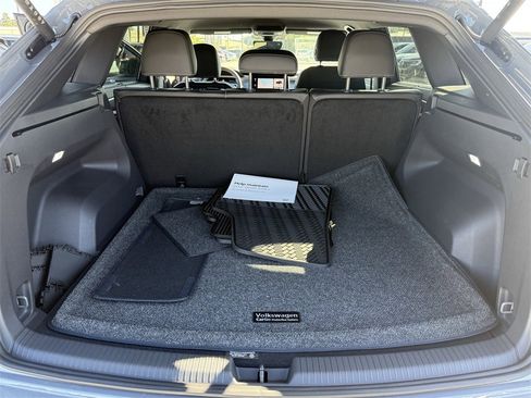 New 2026 Volkswagen Atlas Cross Sport SE image 25