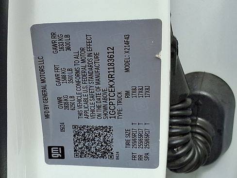 Certified 2024 Chevrolet Colorado LT w/ LT Convenience Package II AWD/4WD image 27
