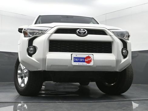 Used 2019 Toyota 4Runner SR5 AWD/4WD image 21