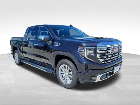 Used 2023 GMC Sierra 1500 Denali w/ Technology Package AWD/4WD image 7