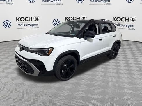 New 2026 Volkswagen Taos SE AWD/4WD image 3