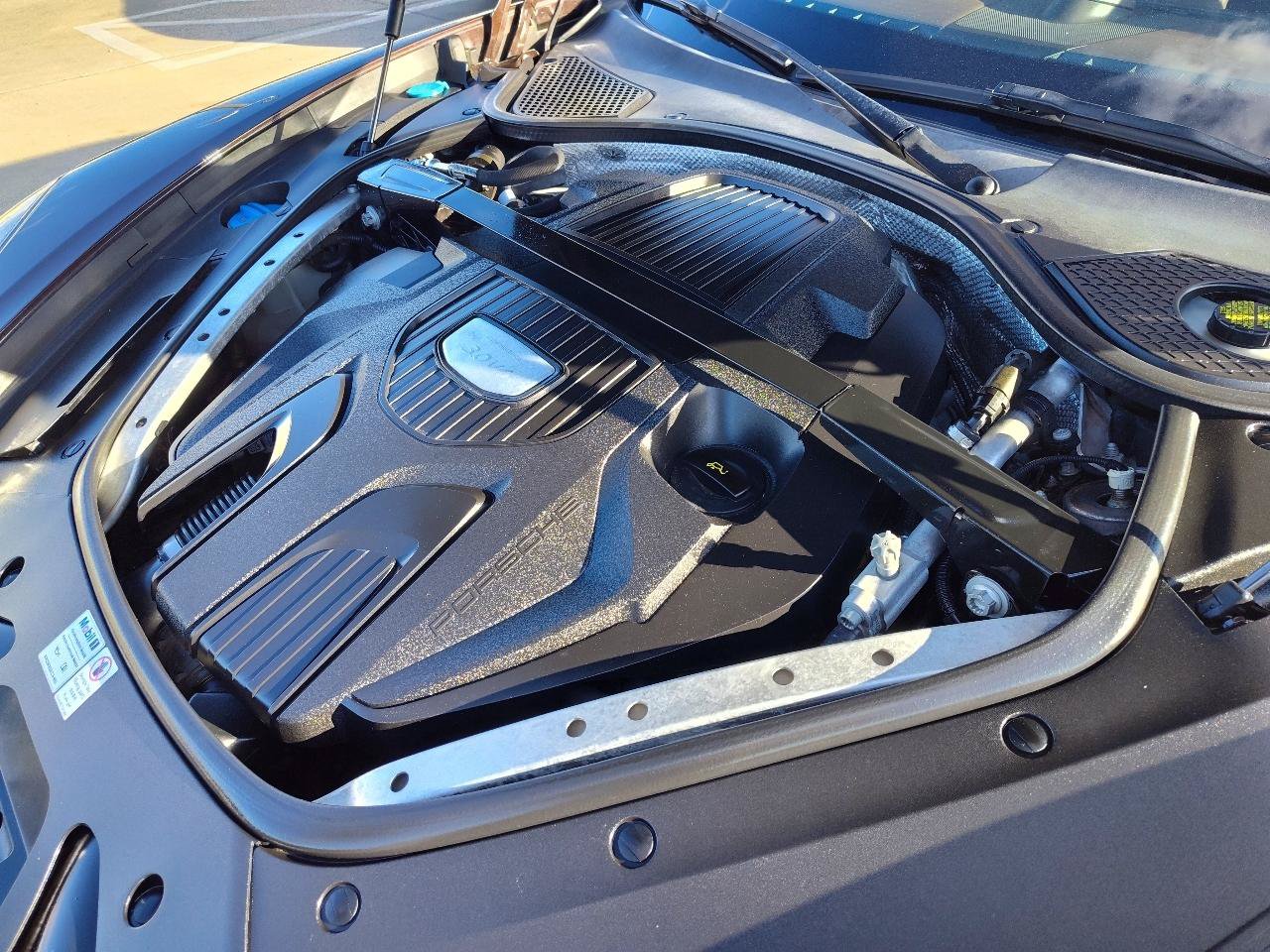 Used 2018 Porsche Panamera RWD image 14