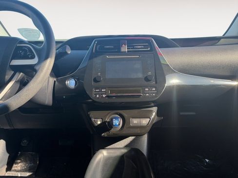 Used 2016 Toyota Prius Two image 11