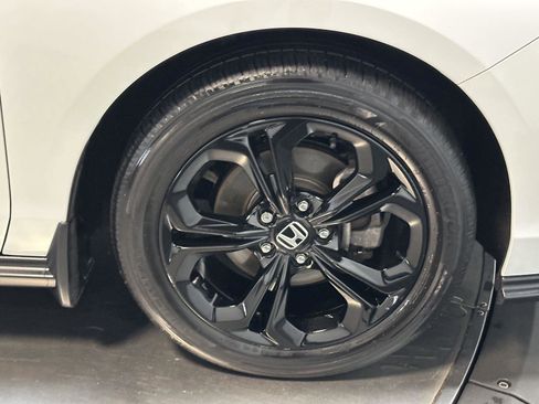 Certified 2025 Honda Accord SE image 17