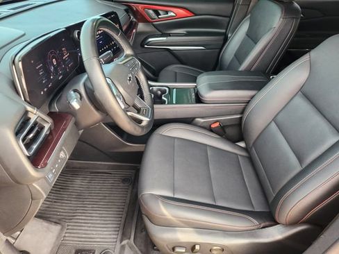Used 2024 Chevrolet Traverse Z71 w/ LPO, Floor Liner Package AWD/4WD image 13