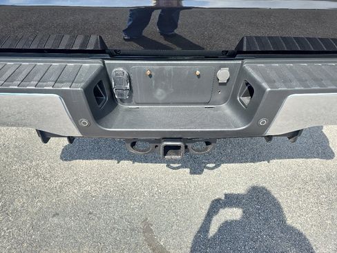 Used 2023 Ford F350 Lariat w/ Chrome Package AWD/4WD image 9