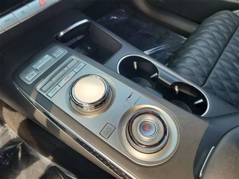 Used 2023 Genesis GV70 3.5T Sport w/ Sport Prestige Package image 10