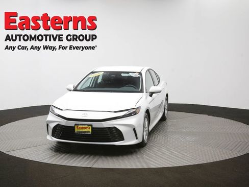 Used 2025 Toyota Camry LE FWD image 54