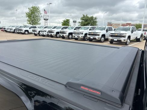 Used 2025 GMC Sierra 2500 AT4 w/ AT4 Premium Plus Package image 7