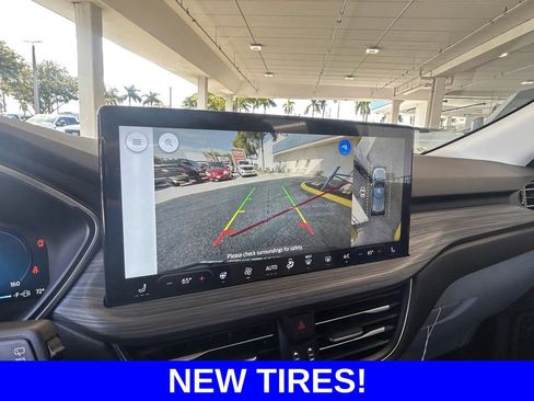 Certified 2024 Ford Escape SE w/ PHEV Premium Package image 14