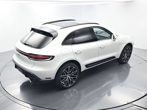 Certified 2026 Porsche Macan AWD/4WD image 39