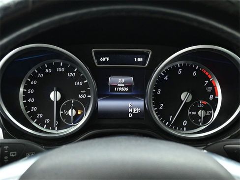 Used 2016 Mercedes-Benz GL 450 4MATIC w/ Premium I Package image 27