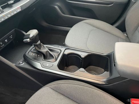 Used 2025 Kia K4 LXS image 40