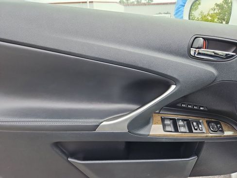 Used 2013 Lexus IS 250C image 30