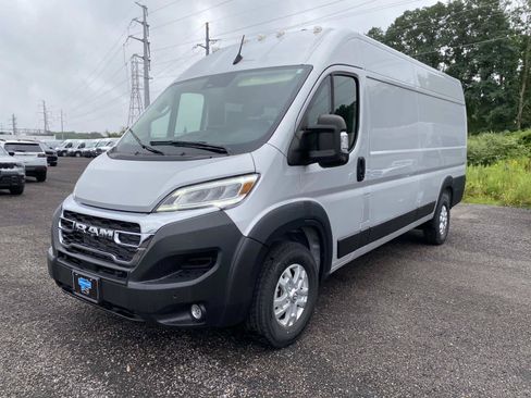 Used 2025 RAM ProMaster 3500 w/ Quick Order Package 22H SLT+ FWD image 8