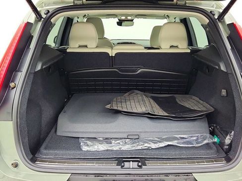 Used 2024 Volvo XC40 B5 Plus w/ Protection Package Premier AWD/4WD image 18