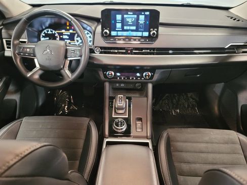 Used 2024 Mitsubishi Outlander SE image 23