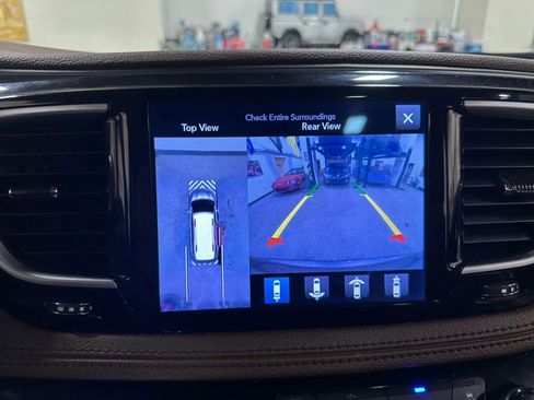 Used 2017 Chrysler Pacifica Limited w/ Advanced Safetytec Group image 54