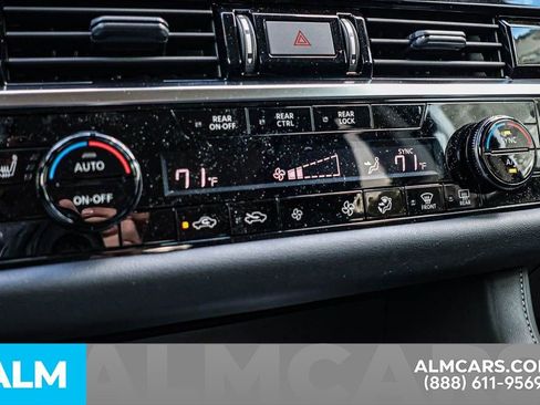 Used 2025 Nissan Pathfinder SV image 47