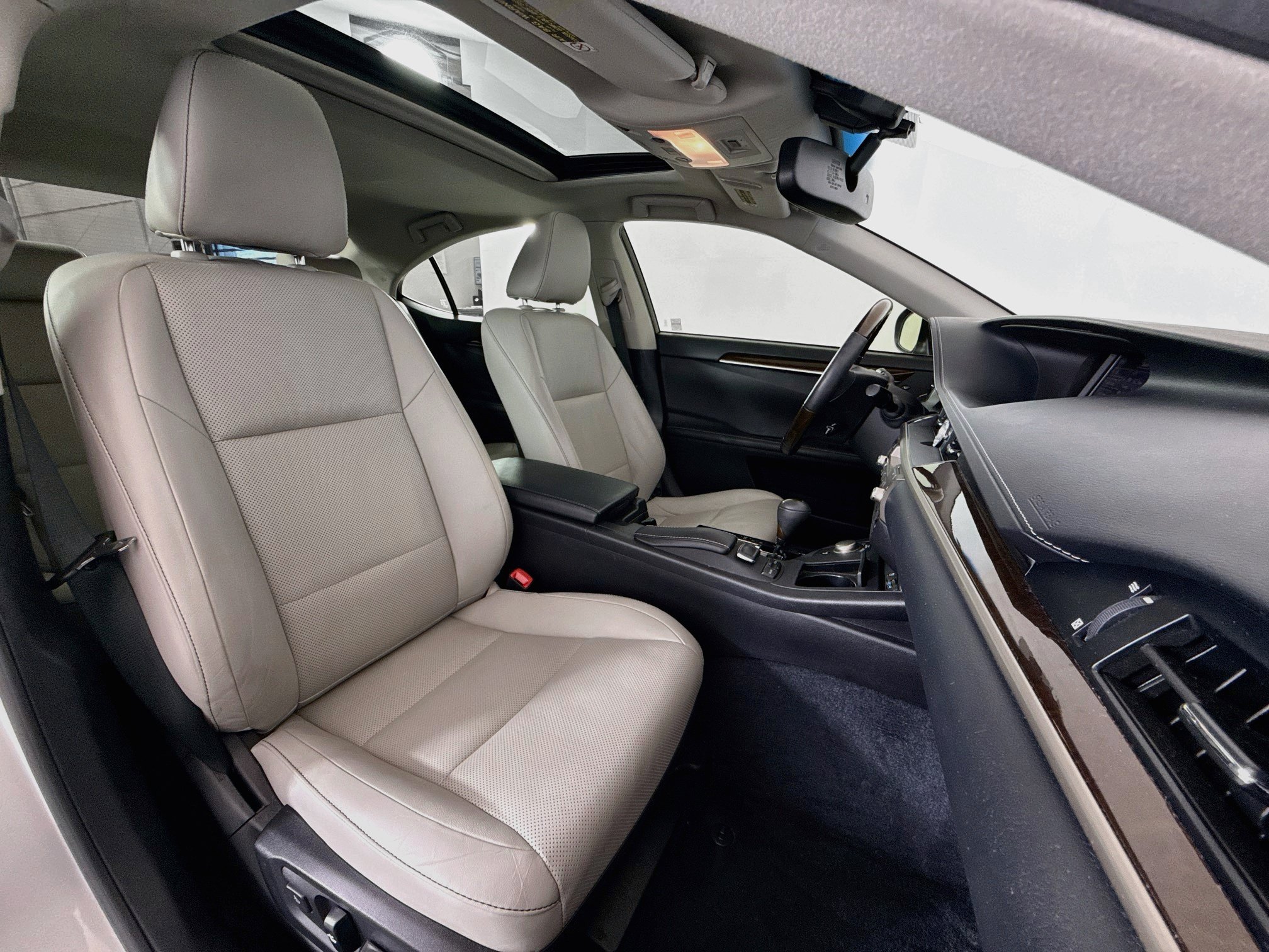Used 2015 Lexus ES 350 w/ Luxury Package FWD image 27