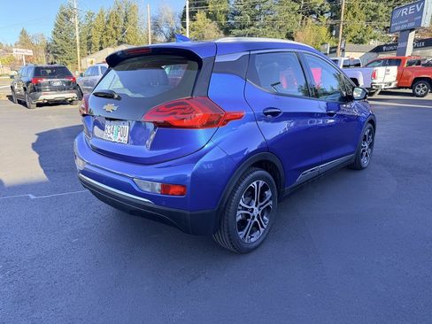 Used 2019 Chevrolet Bolt Premier w/ Infotainment Package image 3