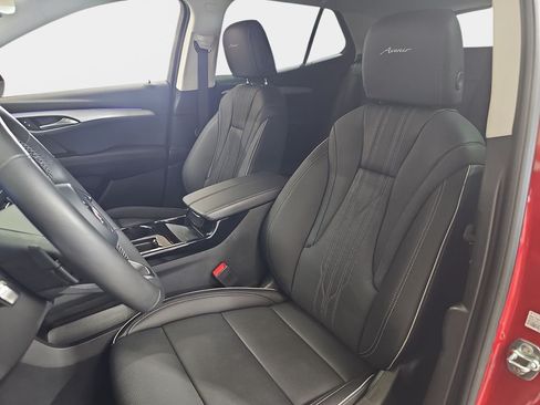 Used 2025 Buick Envision Avenir AWD/4WD image 18
