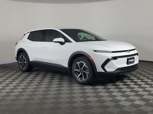 New 2026 Chevrolet Equinox EV LT image 2