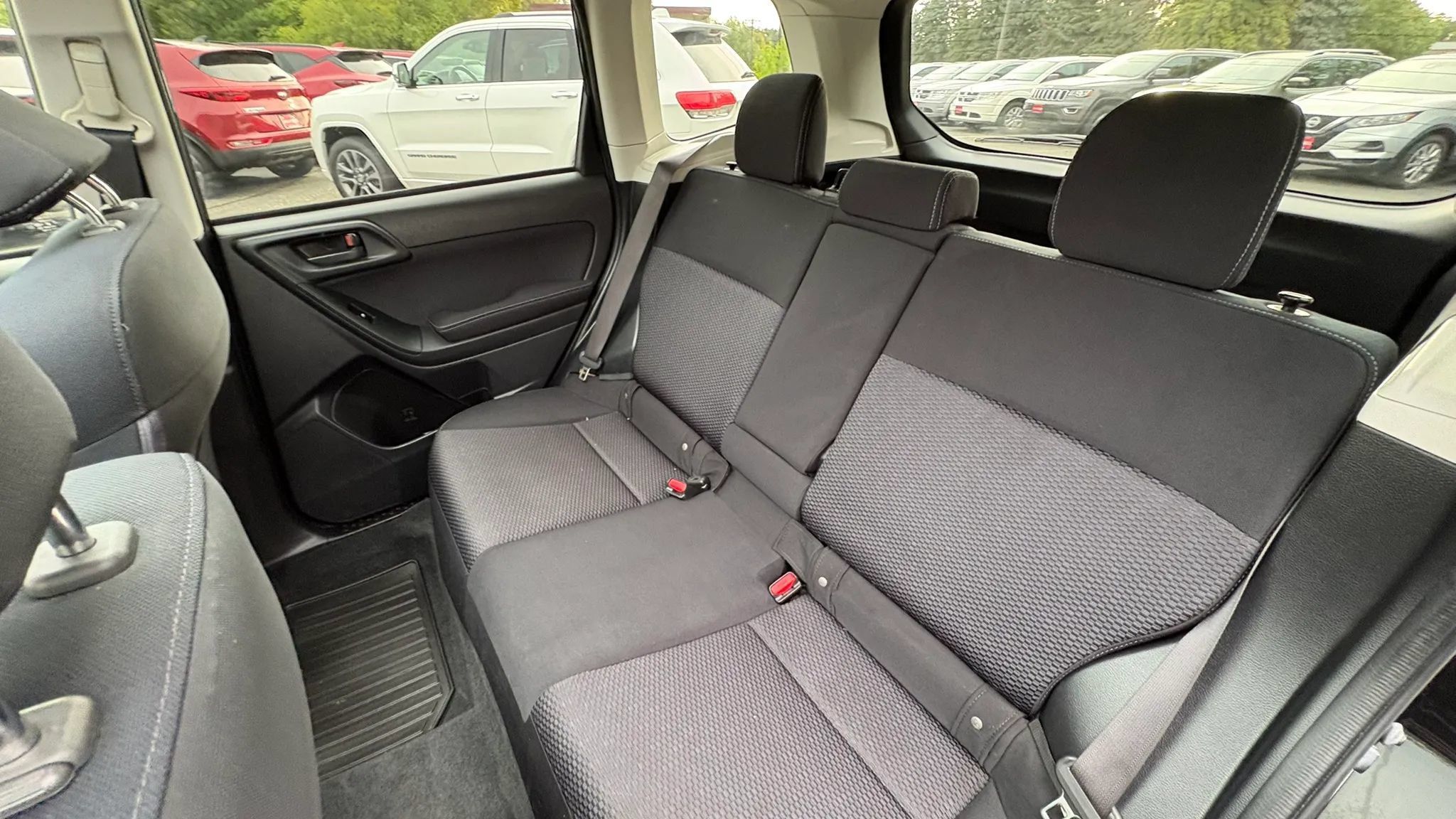 Used 2015 Subaru Forester 2.5i Premium w/ All-Weather Package AWD/4WD image 30